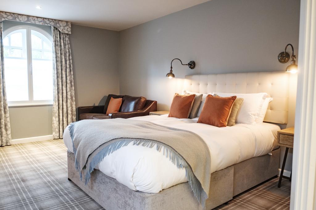 The Princess Royal Farnham  Extérieur photo