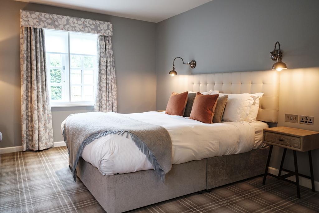 The Princess Royal Farnham  Extérieur photo