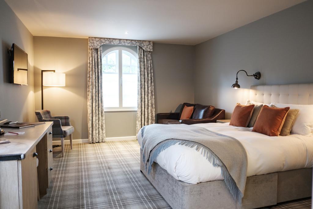 The Princess Royal Farnham  Extérieur photo