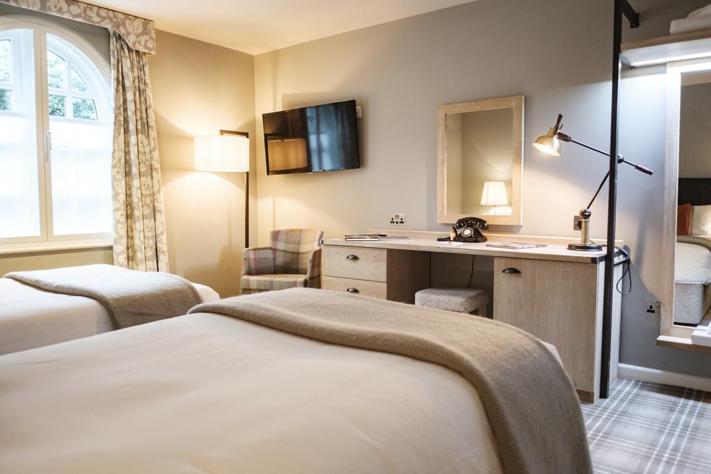 The Princess Royal Farnham  Extérieur photo