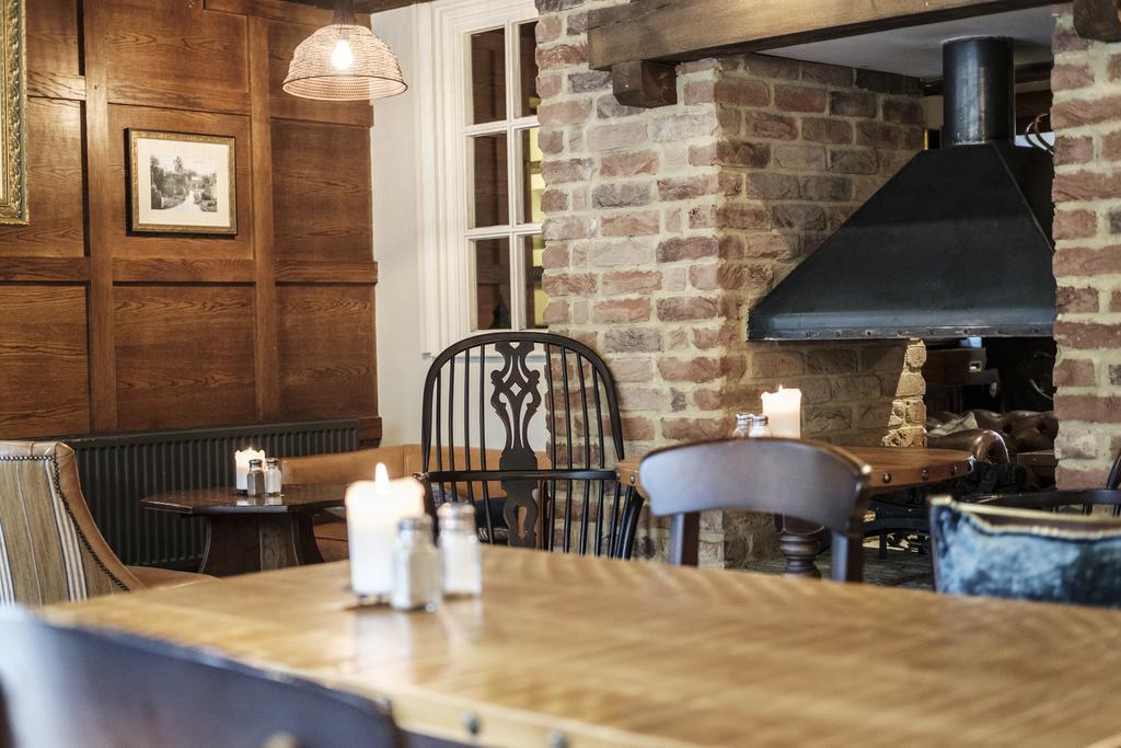 The Princess Royal Farnham  Extérieur photo