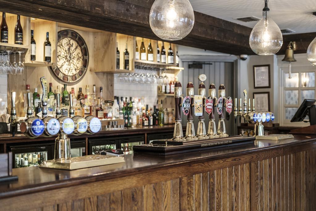 The Princess Royal Farnham  Extérieur photo