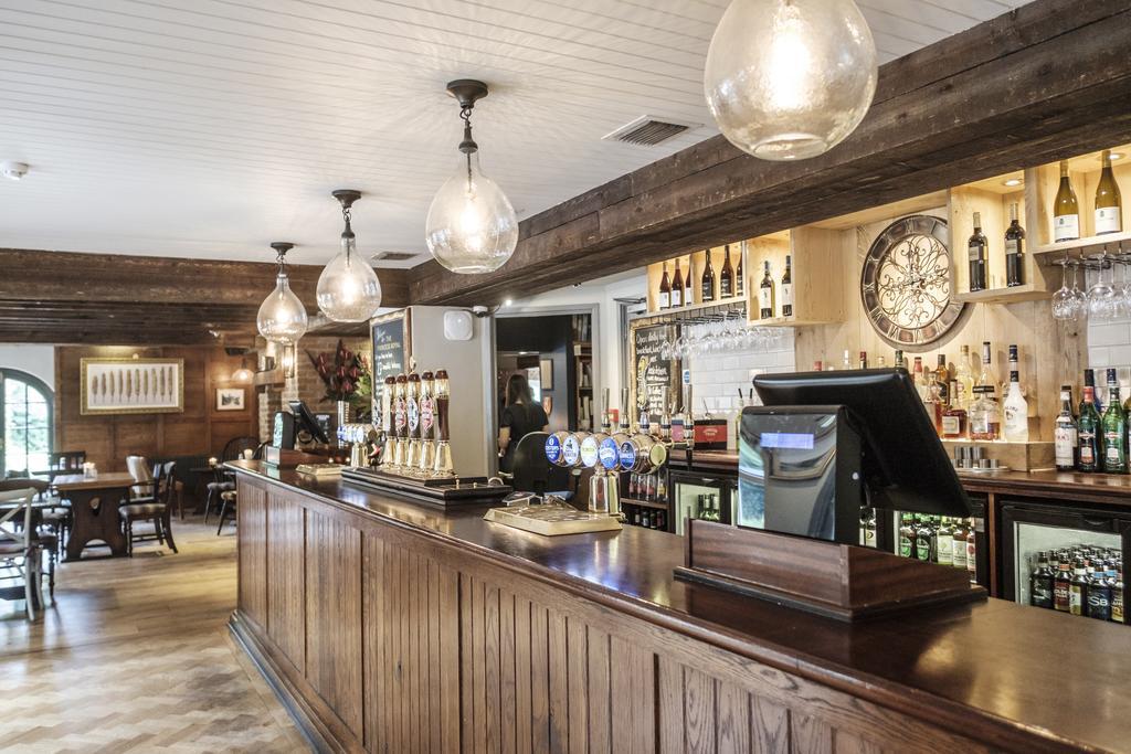 The Princess Royal Farnham  Extérieur photo