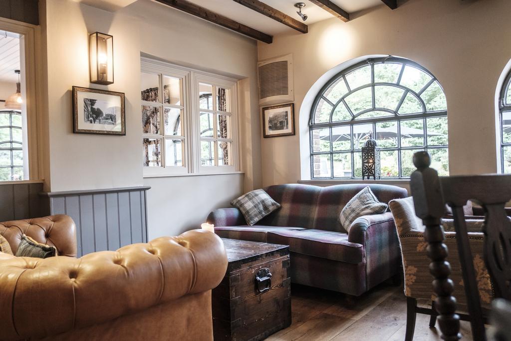 The Princess Royal Farnham  Extérieur photo