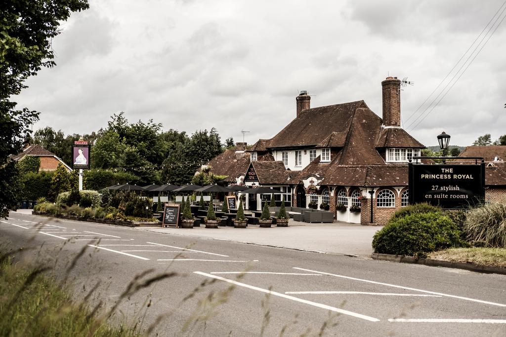 The Princess Royal Farnham  Extérieur photo