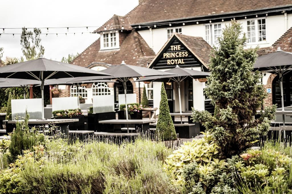 The Princess Royal Farnham  Extérieur photo