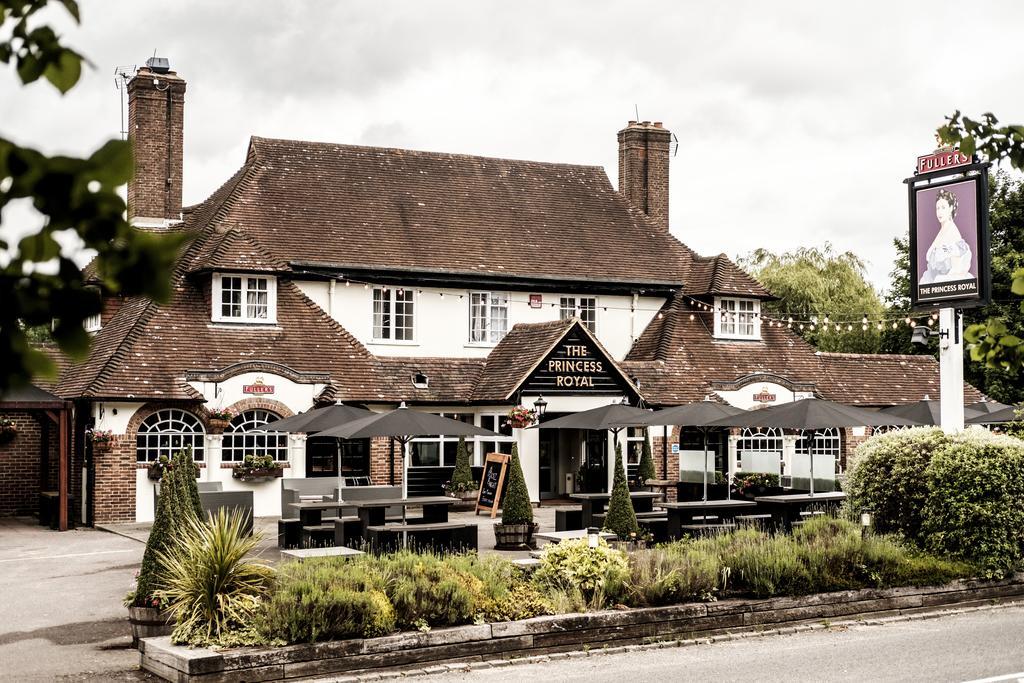 The Princess Royal Farnham  Extérieur photo